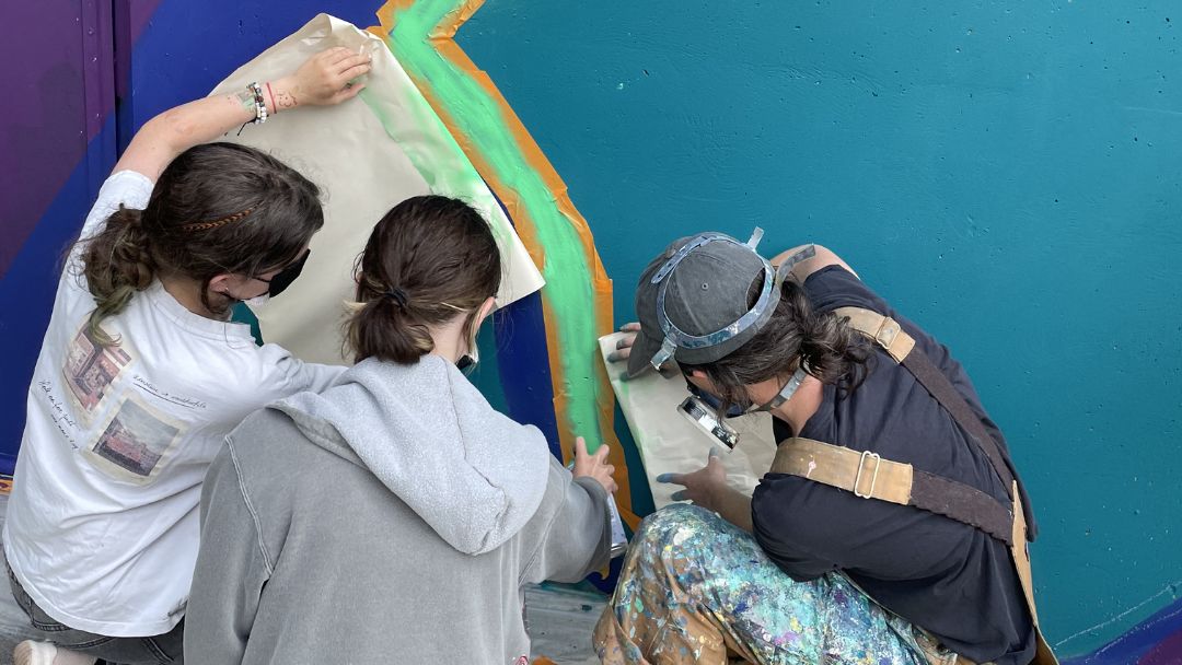 squamish arts jessa gilbert spray paint mural camp